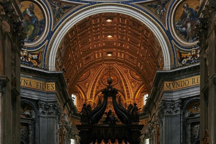 Vatican City: St. Peter's Basilica Priority Entry & Audio Guide
