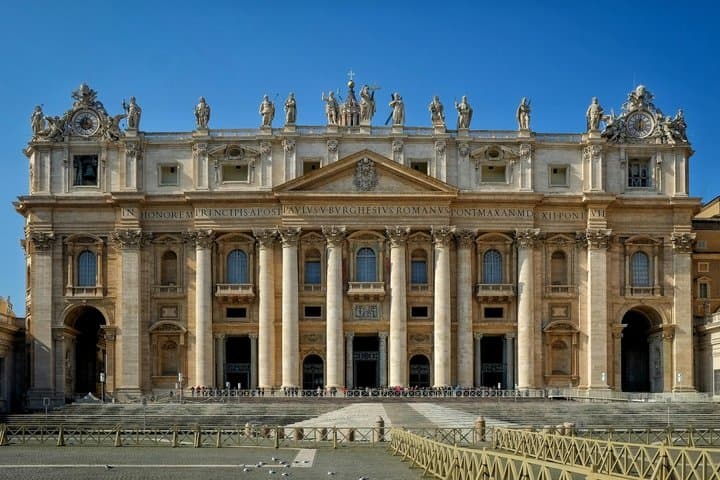 Vatican City: St. Peter's Basilica Priority Entry & Audio Guide