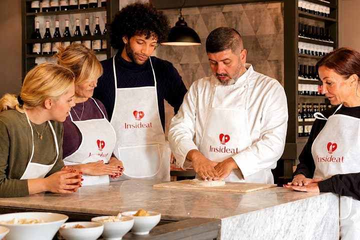 Rome: Small Group Neapolitan Pizza Class with Spritz