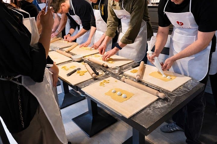 Rome Hands-On Pasta & Tiramisu Class near Vatican, Unlimited Wine