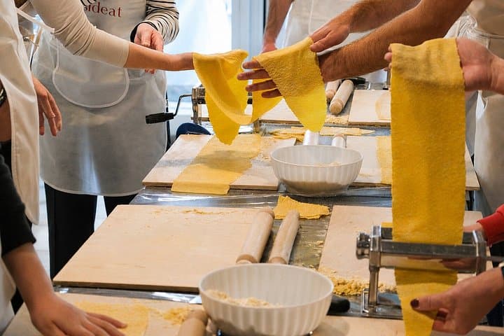 Rome Hands-On Pasta & Tiramisu Class near Vatican, Unlimited Wine