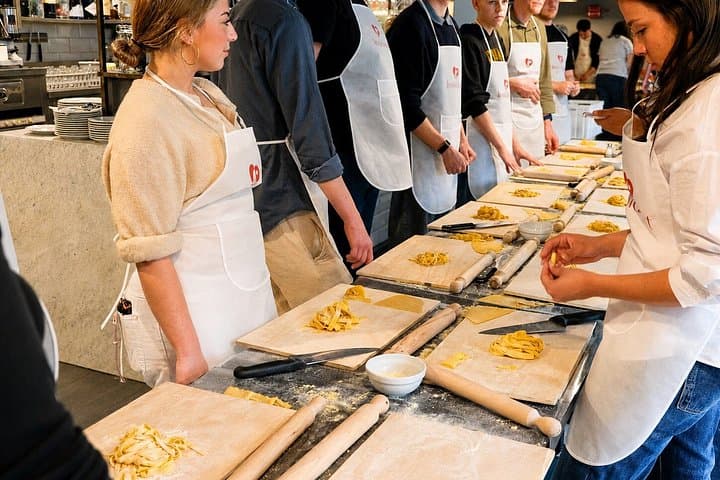 Rome Hands-On Pasta & Tiramisu Class near Vatican, Unlimited Wine