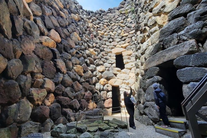 Tour of Barumini Nuraghe - A must-see in Sardinia!