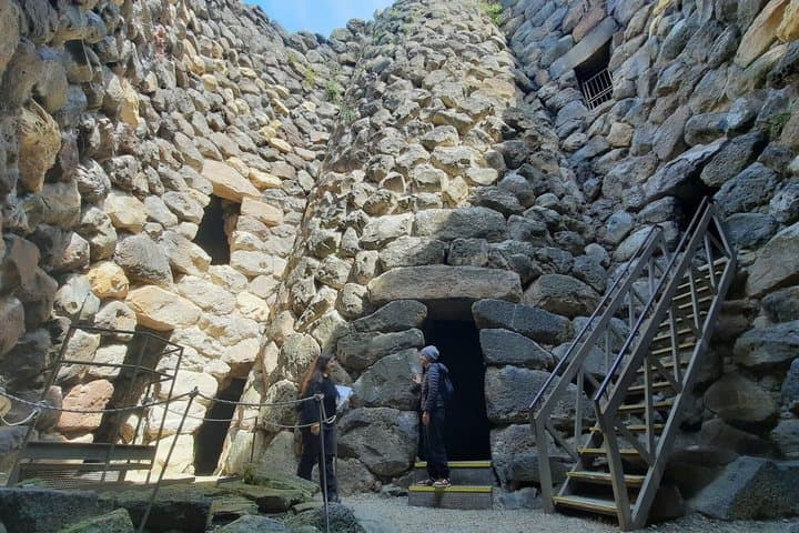 Tour of Barumini Nuraghe - A must-see in Sardinia!