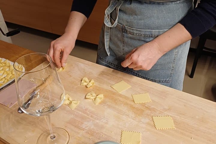 Fresh pasta cooking class with wine tasting