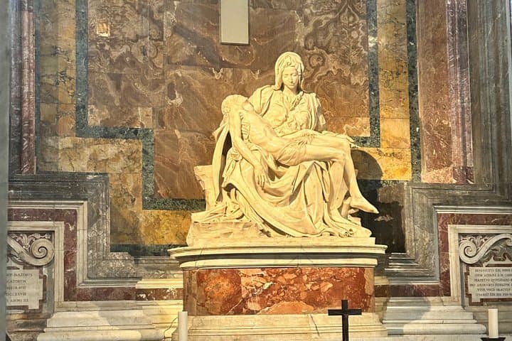 St. Peter's Basilica Skip-The-Line Tour with Official Tour Guide