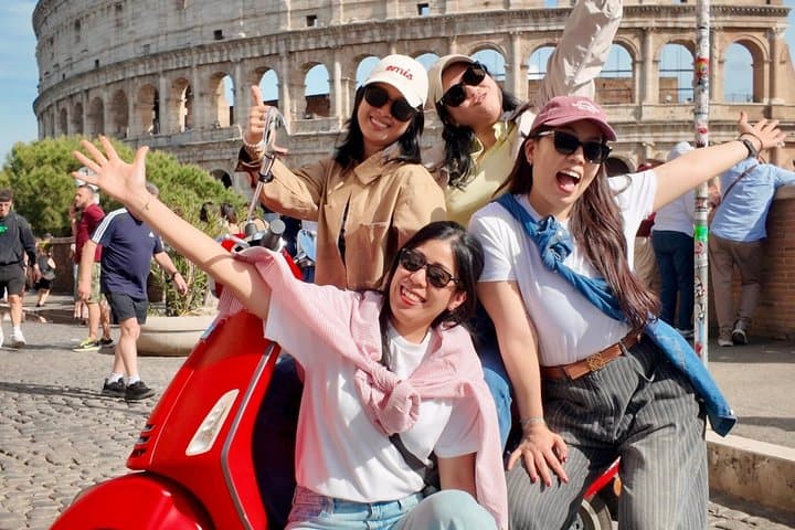 Rome Private Solo Vespa Tour with Pick-up from your Hotel