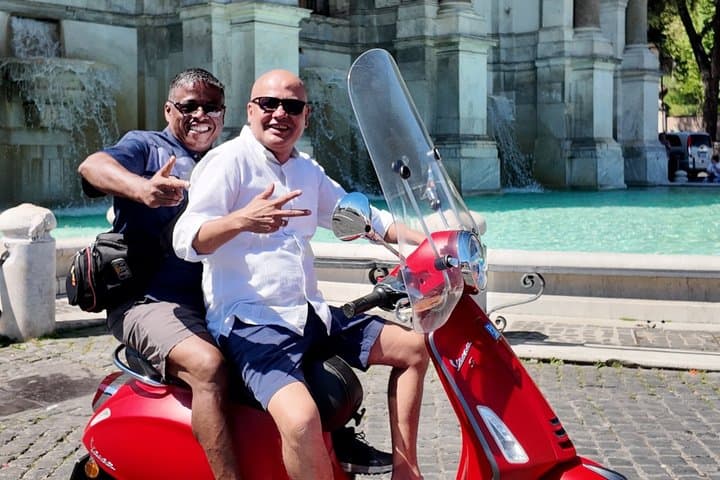 Rome Private Solo Vespa Tour with Pick-up from your Hotel