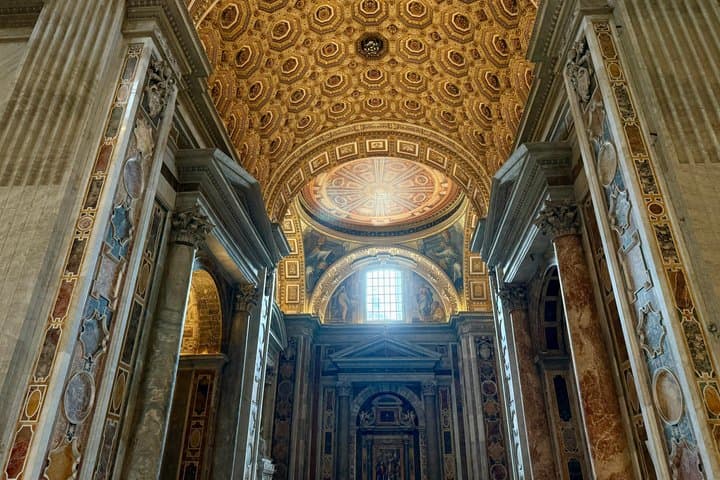 St Peters Basilica, Underground and Dome Entry with Audio App