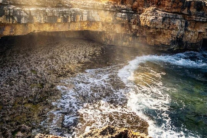 From Monopoli to Polignano : Cave boat tour with aperitif