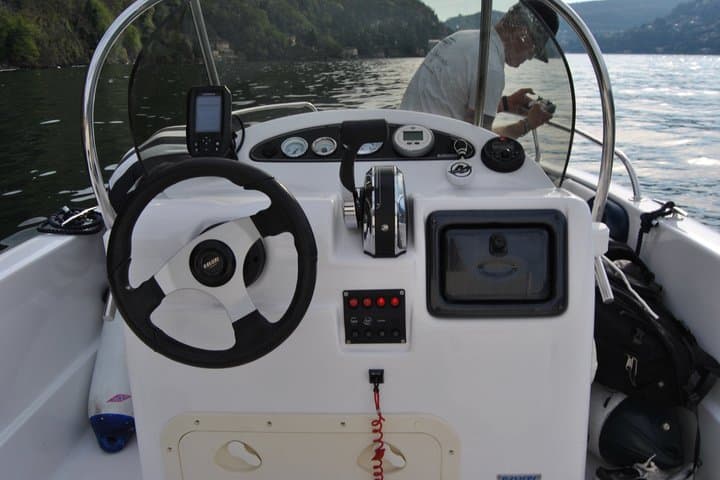 Lake Como Self Driving Boat Without Experience