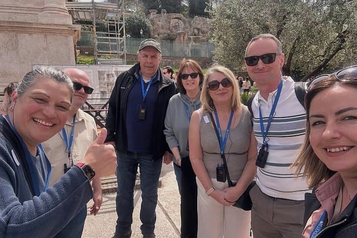 Colosseum SEMI-PRIVATE tour plus Forum and Palatine Hill