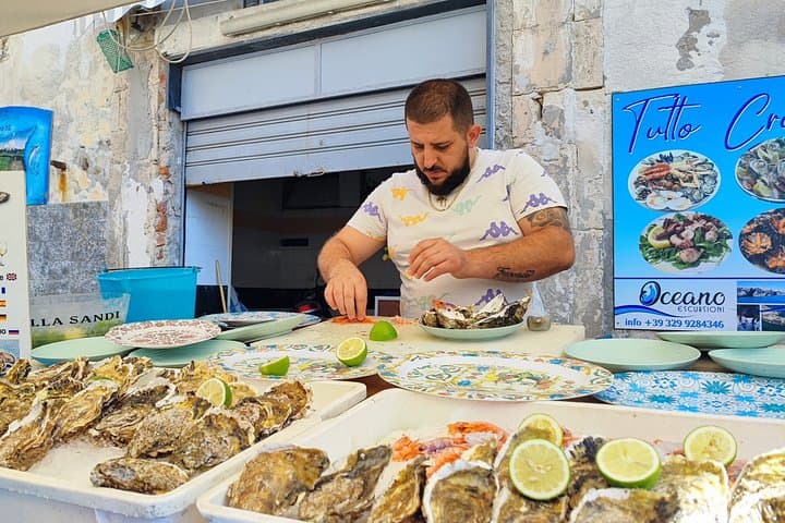 Visit of the Ortigia market and cooking class of typical dishes