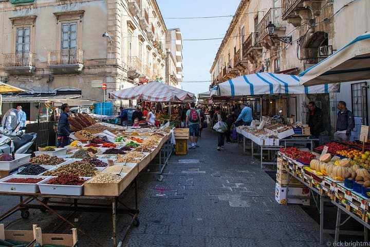 Visit of the Ortigia market and cooking class of typical dishes
