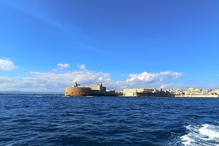 Syracuse boat Tour to Ortigia, the caves sea and Pillirina