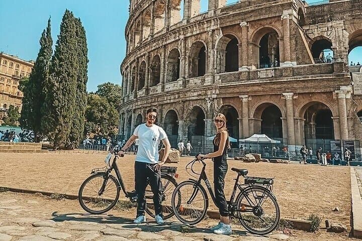 Rome City Center & Ancient Appian Way: 2-Day E-Bike Grand Tour