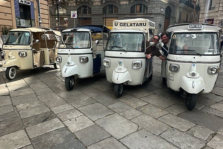 Tuk tuk ride, ape car
