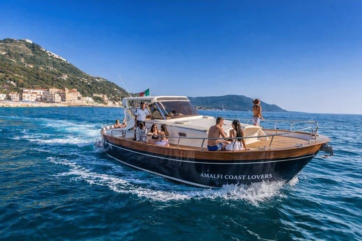 Day in Private Boat with Skipper from Salerno to Positano
