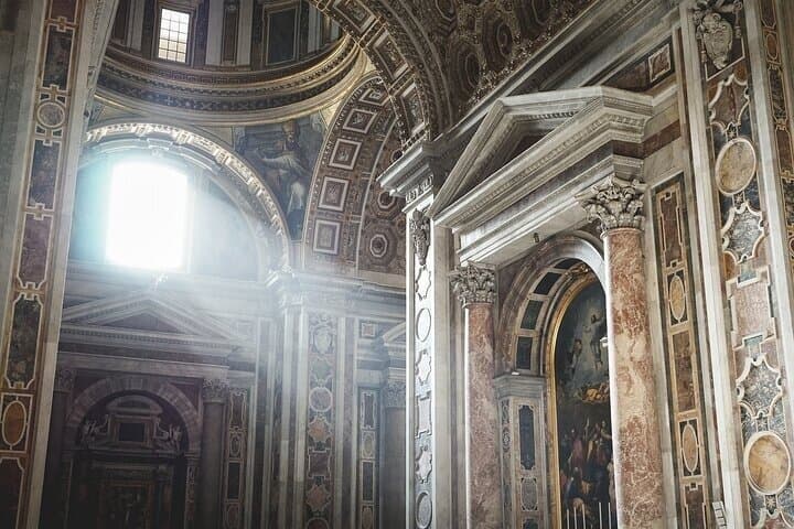 St.Peter's Basilica & Dome Guided Tour with Priority entrance