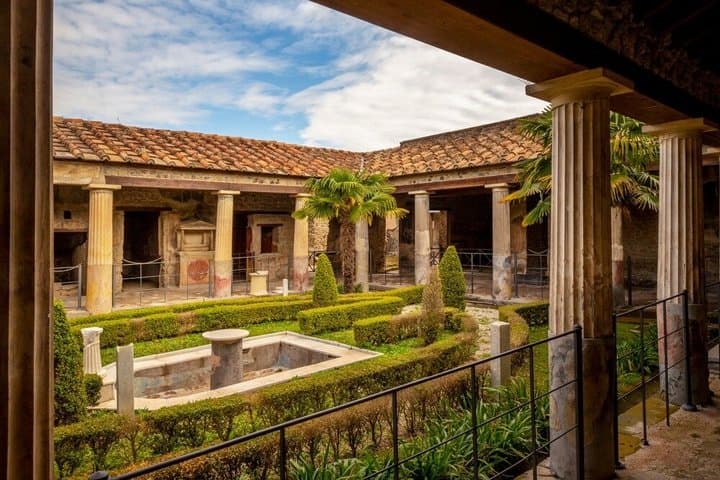 Pompeii Ruins & Sorrento Day Trip with Limoncello from Rome