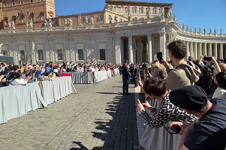 Guided Papal Audience with Pope Leo XIV