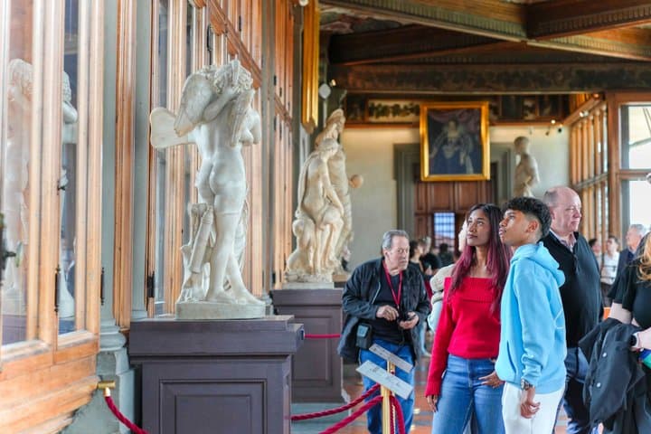 Uffizi Gallery Fast Track Audio Guide or Small Group options