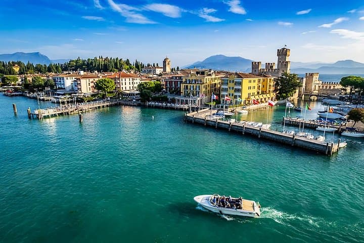 From Milan: Verona, Sirmione & Lake Garda Boat Cruise