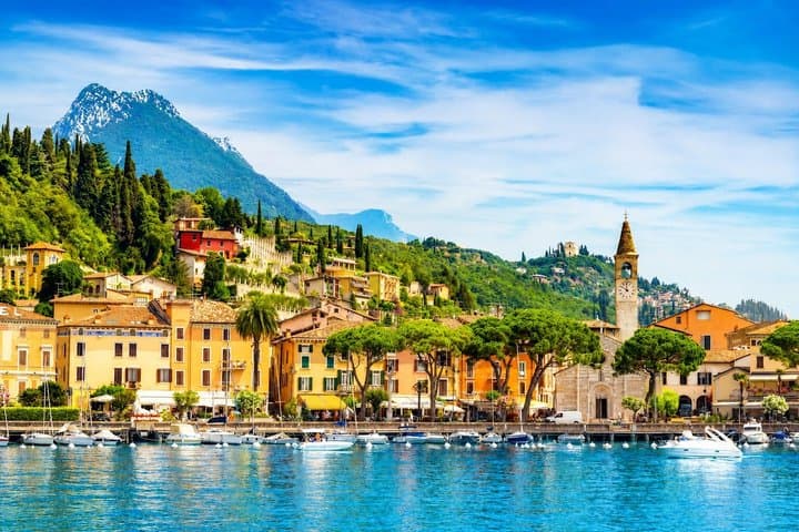From Milan: Verona, Sirmione & Lake Garda Boat Cruise