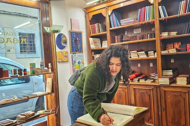 Private Florence Leather Tour Personal Shopper and Inside Access