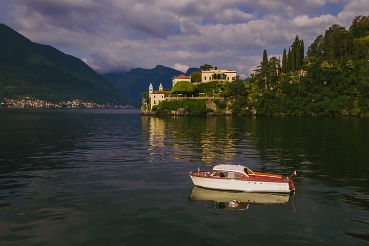 Private Wooden Boat Tour on Lake Como: Villages and Villas