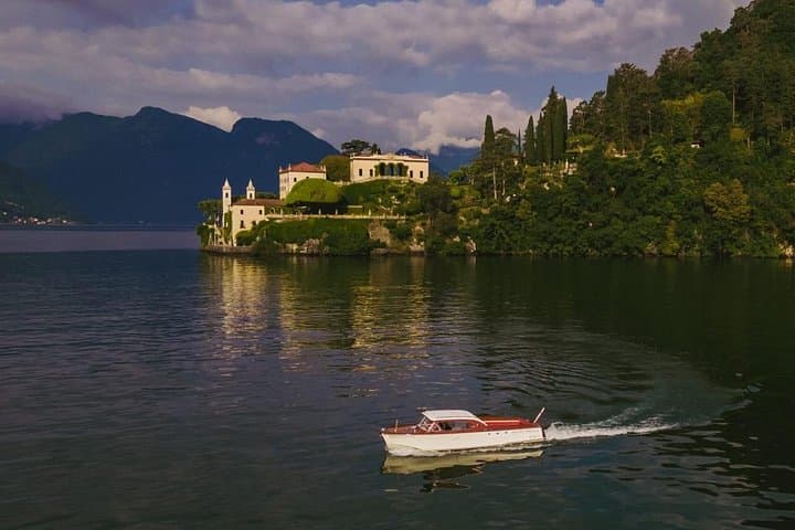 Private Wooden Boat Tour on Lake Como: Villages and Villas