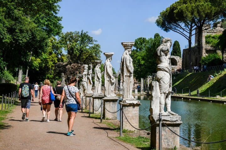 Rome to Villa Adriana Private Day Trip by Train with Tickets