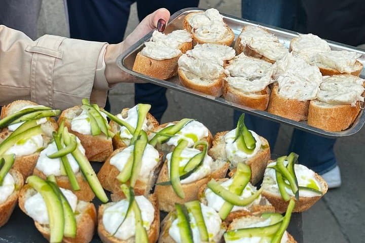 Eat Like a Local: Venice 3-Hour Small-Group Food Tasting Tour