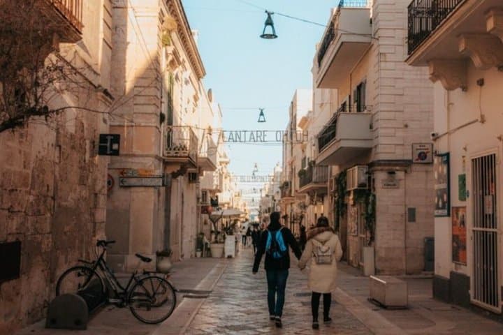 Polignano Ostuni and Locorotondo between the sea and Valle d’Itria