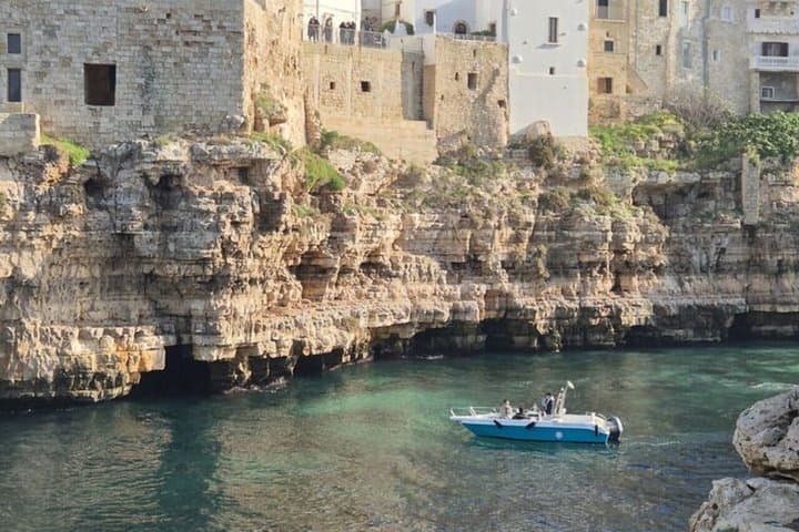 Polignano Ostuni and Locorotondo between the sea and Valle d’Itria