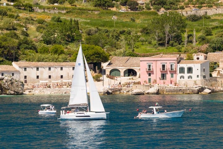 6H Tour with lunch on a sailing boat at the Zingaro and Scopello
