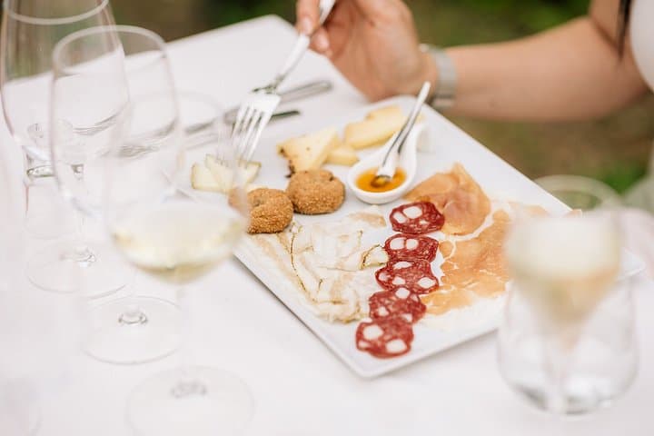Lunch & Wine Tasting in the National Park of Mt Vesuvius