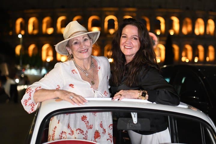 Rome by night in Fiat 500 Vintage, with a true local