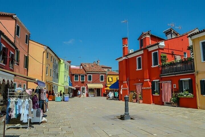 Colors and Traditions 5.5 Hour Murano and Burano Islands Tour