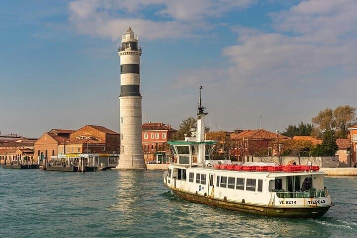 Colors and Traditions 5.5 Hour Murano and Burano Islands Tour