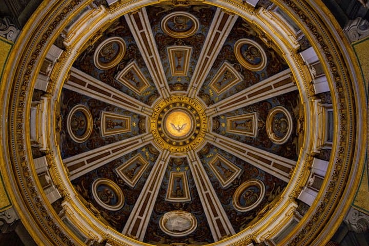 Vatican City: St. Peters Basilica skip the line tour