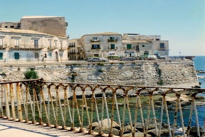 Syracuse Tour of Ortigia Island in Tuk Tuk with local guide