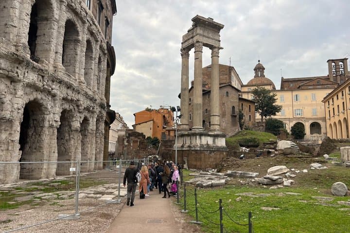 Rome Golf Cart Experience Trevi Fountain, Pantheon & Secret Spots