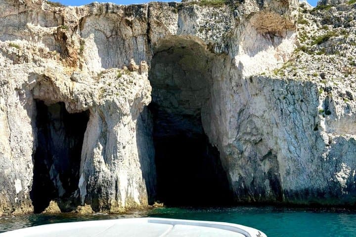 Boat tour Pillirina, sea caves Syracuse and Ortigia
