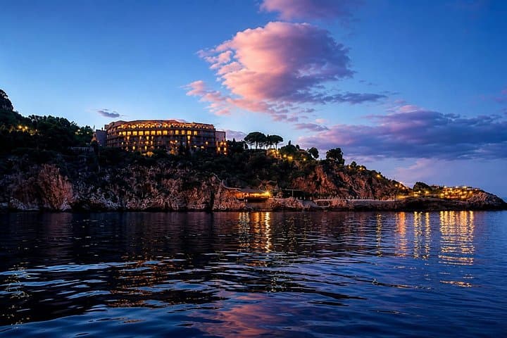 2.5 Hours Sunset Boat Tour in Search of Dolphins