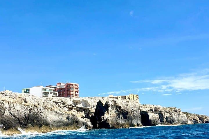 Boat tour Pillirina, sea caves Syracuse and Ortigia