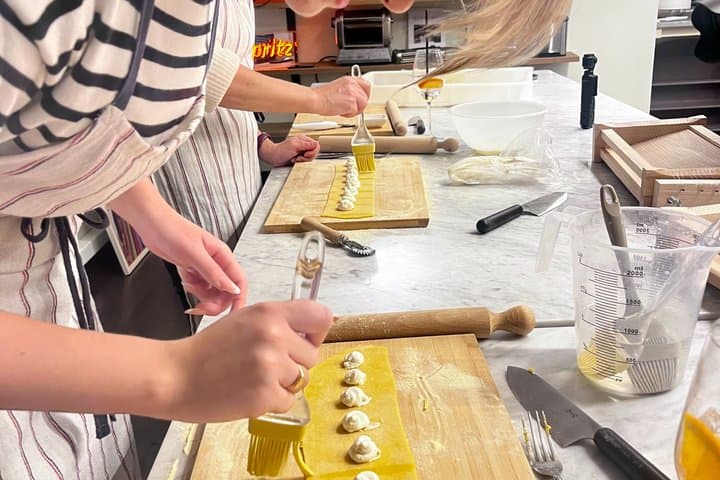 Cooking class Fettuccine, Ravioli, and Tiramisù
