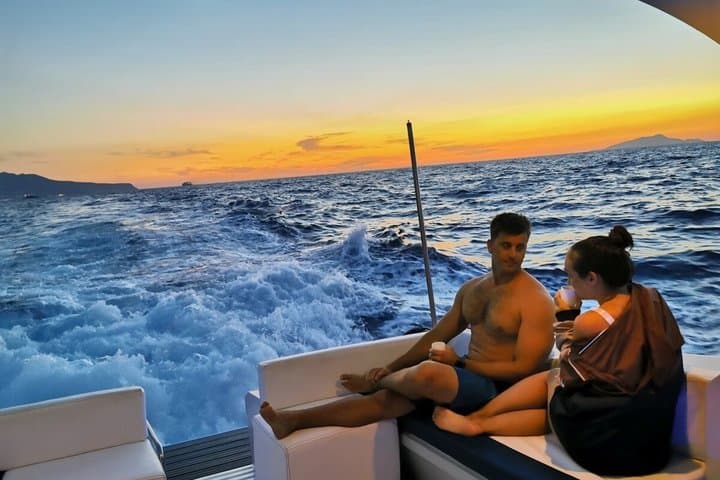 Sorrento Coast - Small Group Sunset Boat Experience