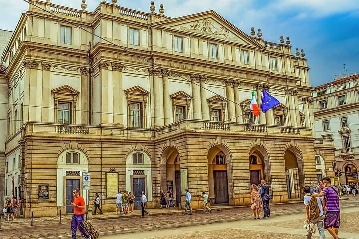 Milan Private City Tour with Duomo and Brera