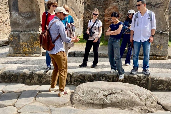 Pompeii Small Group Tour Avoid the Crowds with Local Guide